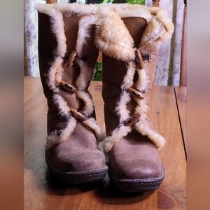 Cozy Brown Shearling Leather Women's Boots Born